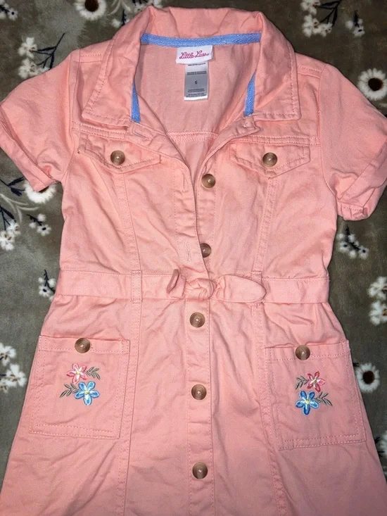Girls' Short-Sleeve Coral Button-Front Dress with Floral Pockets Size 6 - Picture 2 of 3